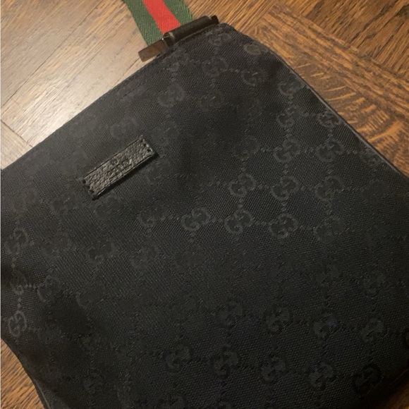 Gucci crossbody bag perfect condition - Picture 4 of 6
